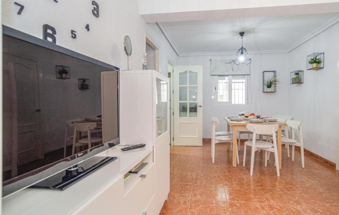 Stunning Apartment In Cordoba With Kitchen Bagian luar foto